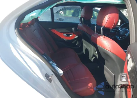 2017 Mercedes-Benz C 300 Sport z USA, uszkodzony, nr VIN 55SWF4JB8HU194448